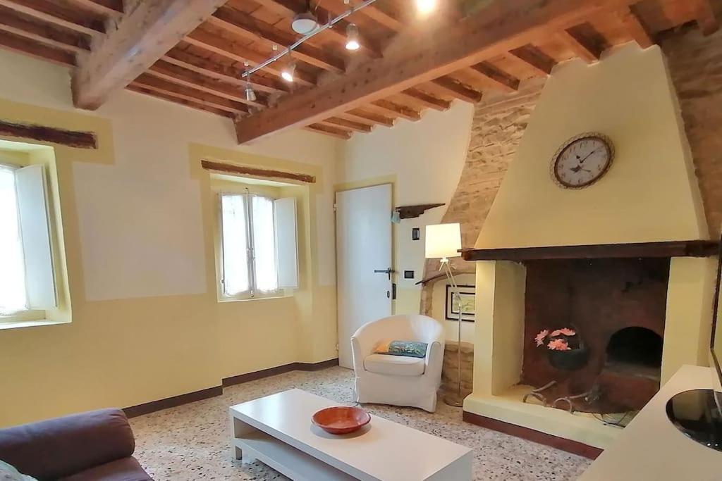 Casale San Teodoro - Mondaino Rn Villa ภายนอก รูปภาพ